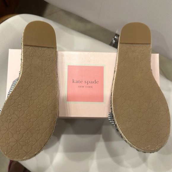 NWT Kate Spade Saltie Shore Canvas Stripes size 6. Super soft sole. - Picture 4 of 6